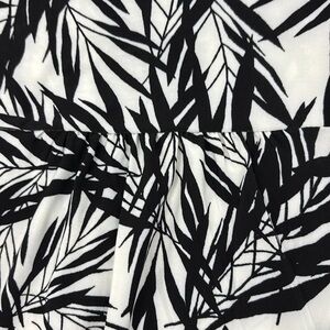 NWT Ava & Grace Black and White Cap Flutter Sleeves Pleated Lace Up Grasses S